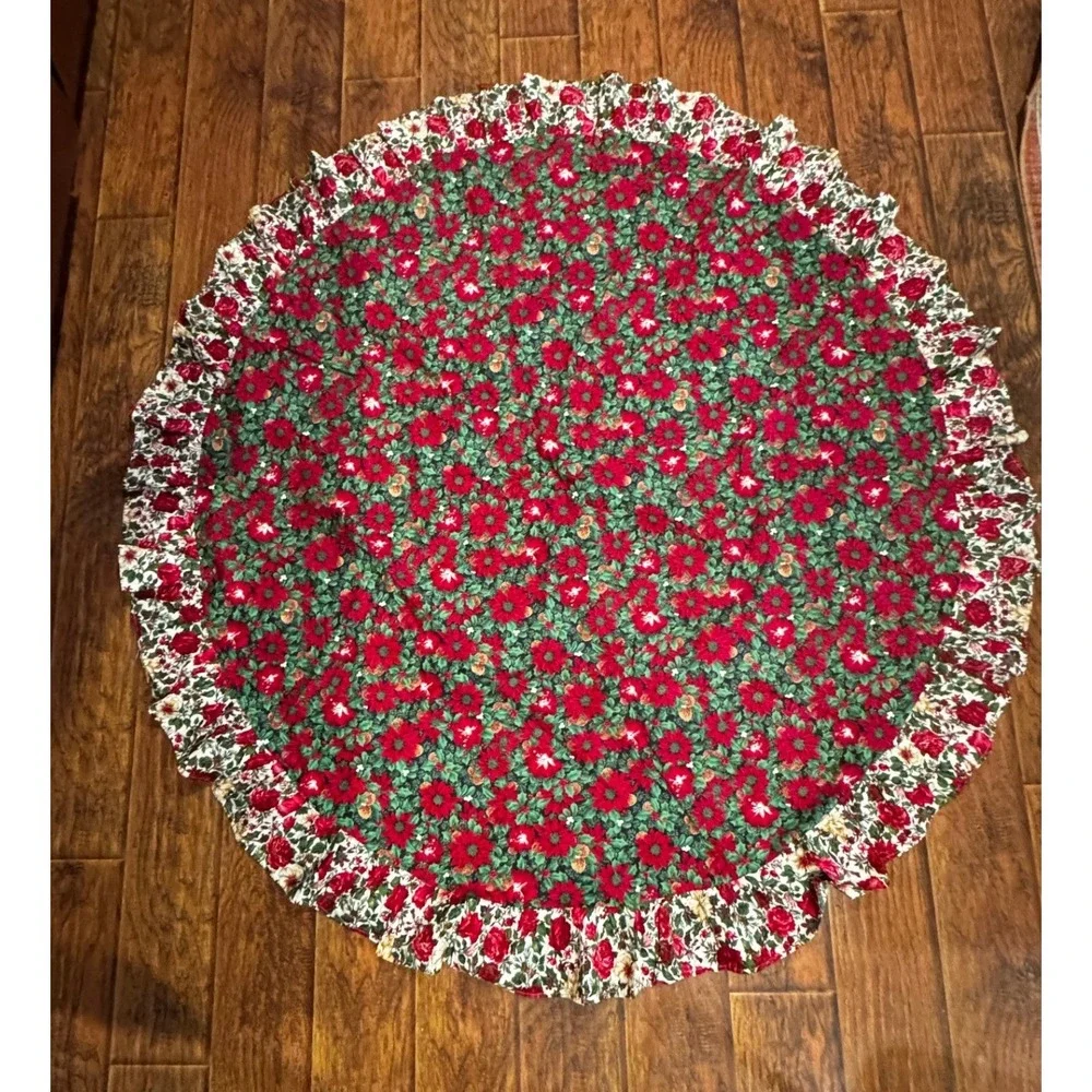 Vintage Christmas Round Tablecloth Ruffled Poinsettia Pinecone Red Green 67